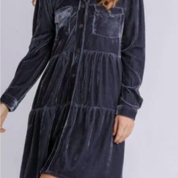 Umgee Dresses & Skirts - Umgee Velvet Long Sleeve Dress in Deep Dusk Blue